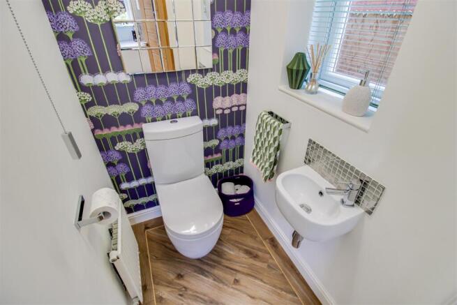 4 bed Detached for sale Image 8