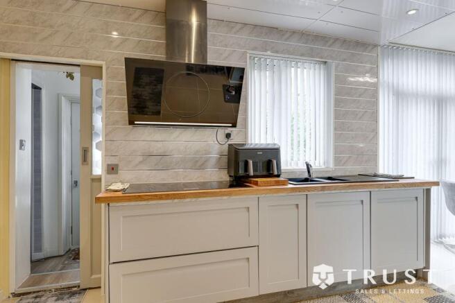 3 bed Detached Bungalow for sale Image 12