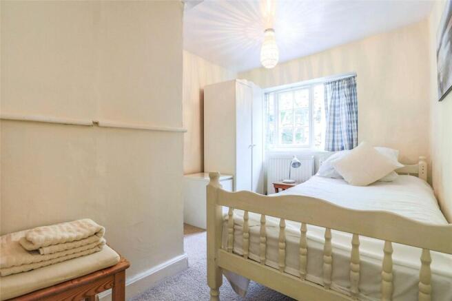 4 bed Semi-Detached for sale Image 11