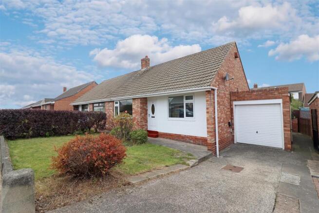 2-bed semi-detached on Warkdale Avenue, Blyth, £170,000