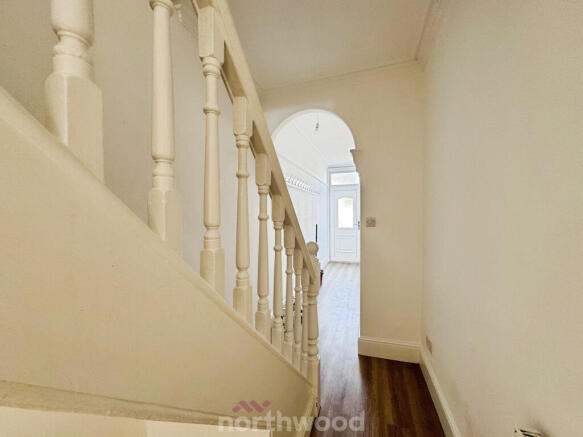 4 bed Terraced to rent Image 11