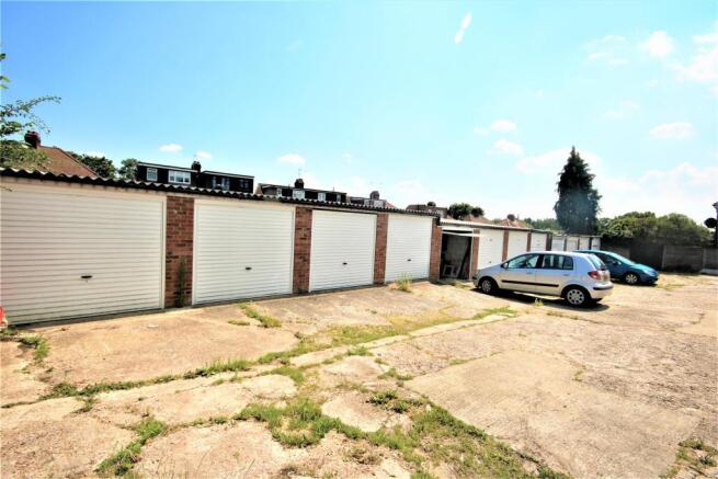 RECENTLY BUILT GARAGE IN BLOCK: