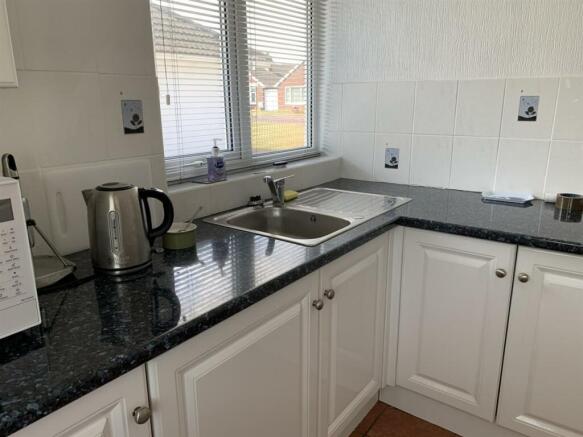 Kitchen2.jpg