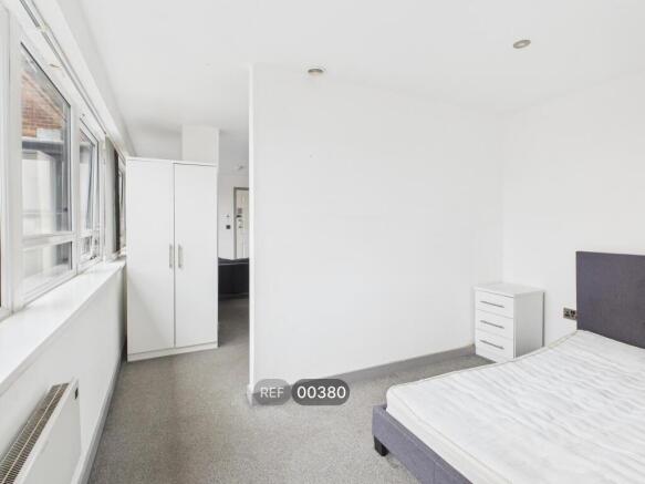 1 bed Apartment to rent Image 7