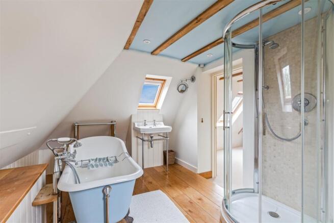 Bedroom 1 En-Suite.jpg