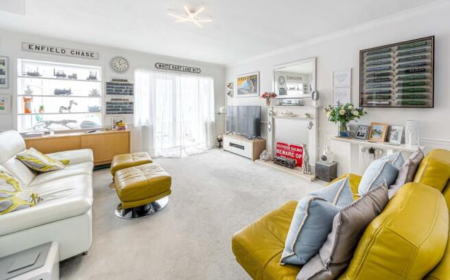 8 Graham Road    ...