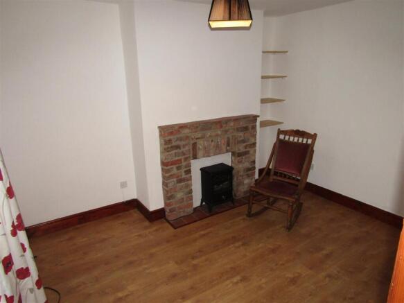 2 bed House to rent Image 5