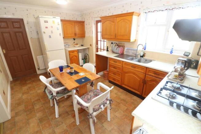 Kitchen / Breakfast Room