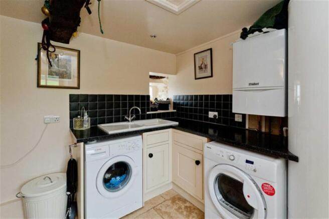 UTILITY/LAUNDRY ROOM