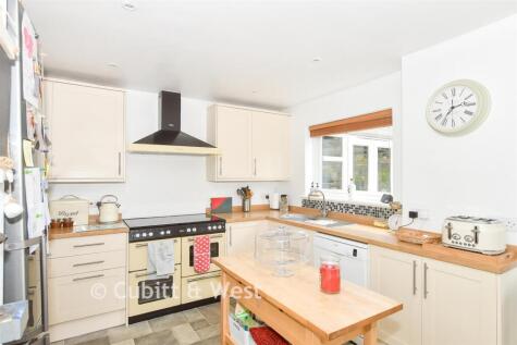 Hawthorn Way, Storrington, Pulborough, West Sussex