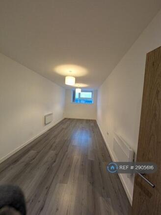 Living Area 2/2