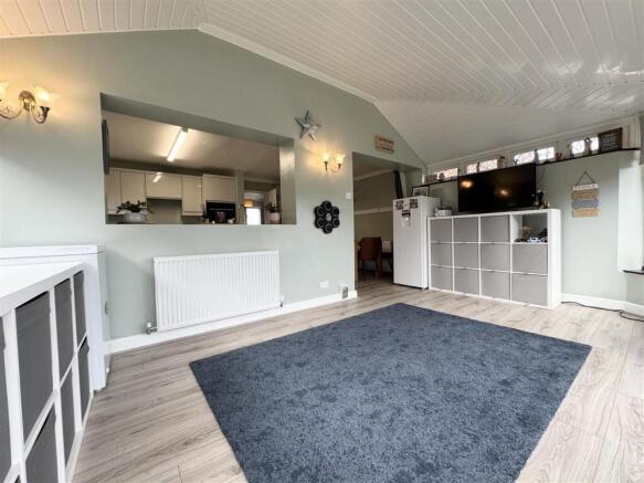 CONSERVATORY / PLAY ROOM