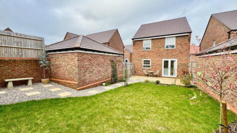 Battlement Crescent, Donnington, Newbury, RG14 3BF