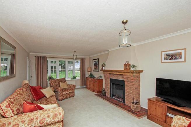 Living Room - g.JPG