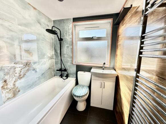3 bed Terraced for sale Image 12