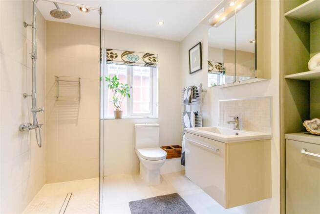 8333768-interior29.jpg