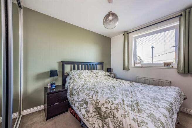 Flat 12, Chapter House, Tudor Crescent, Cosham-Sma