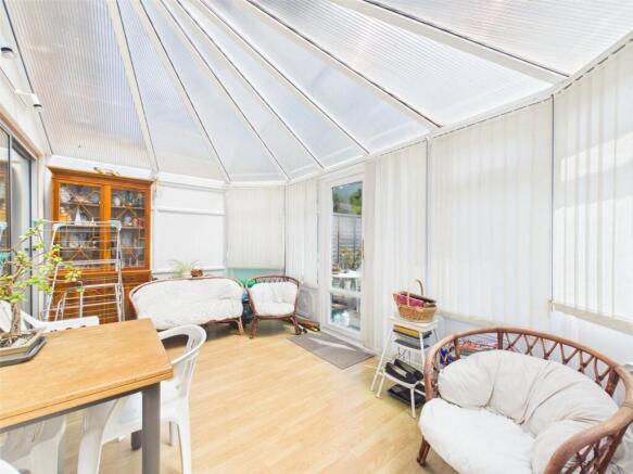 Forest View Road, Tuffley, Gloucester, Gloucestershire, GL4 photo 4