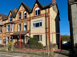 1, Plas Iolyn, Station Road, Llanrwst LL26 0DS