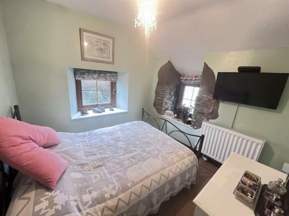 FRONT BEDROOM 1