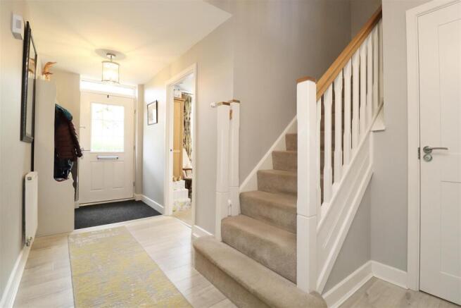 4 bed Detached for sale Image 10