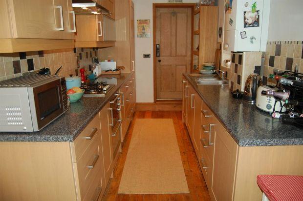 KITCHEN/FAMILY ROOM