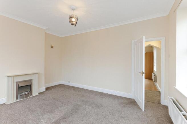 2 bed Semi-Detached to rent Image 6