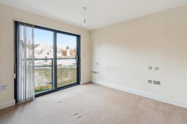 Bedroom 1.jpg