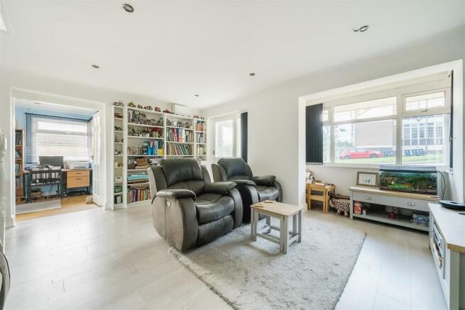 86 The Sale, Daventry