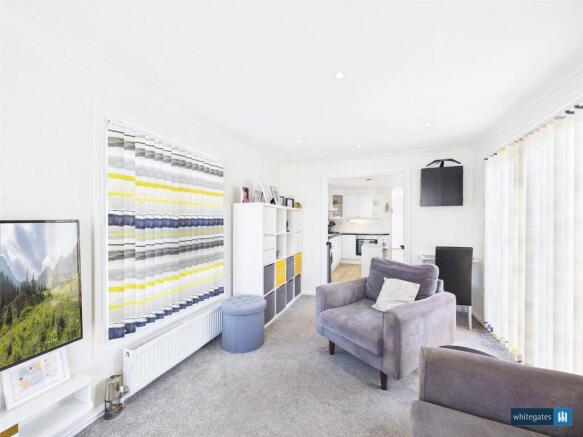 2 bed Park Home for sale Image 8