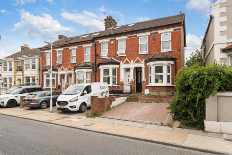 Springhead Road, Gravesend, DA11