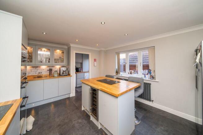 BREAKFAST KITCHEN
