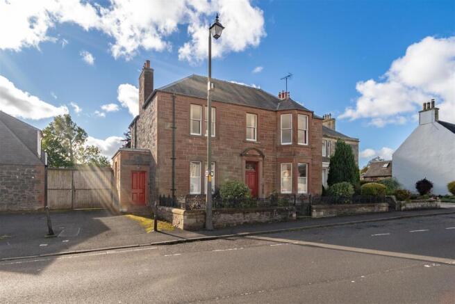 the_red_house_12_east_high_street_lauder-02.jpg