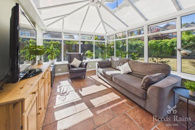 4 bed Detached for sale Image 10