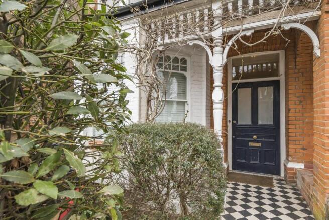 1-bed flat on Kings Avenue, London, N10, £365,000