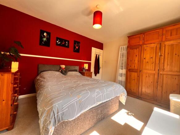 3 bed Semi-Detached for sale Image 6