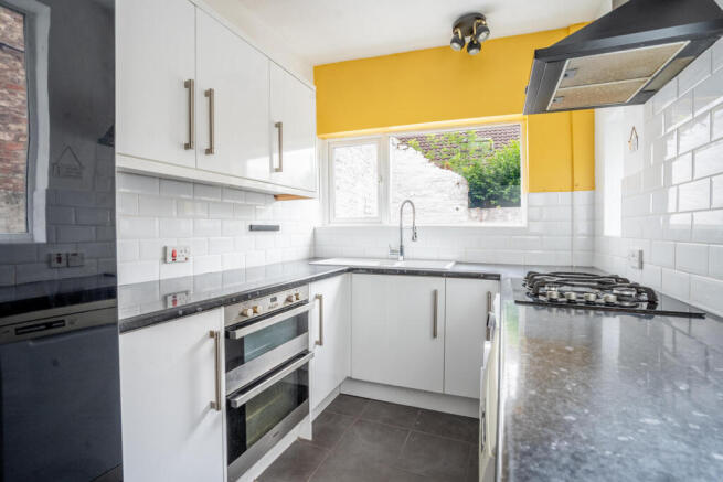2 bed Terraced for sale Image 6