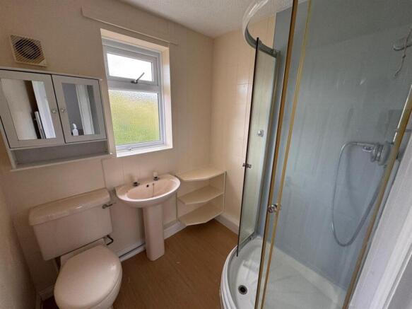 3 bed House to rent Image 10