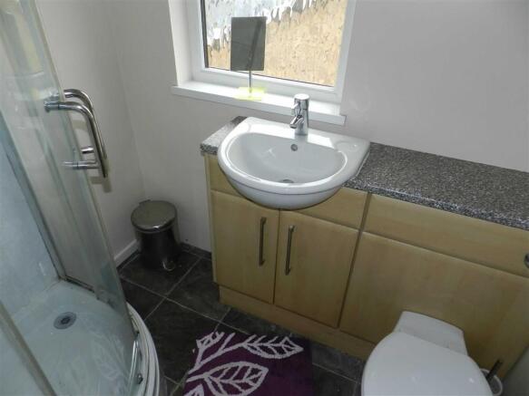 FIRST FLOOR SHOWER R
