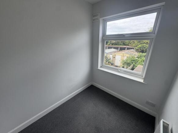 3 bed Terraced to rent Image 9