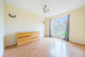 80, London Road, Mitcham CR4 3LA