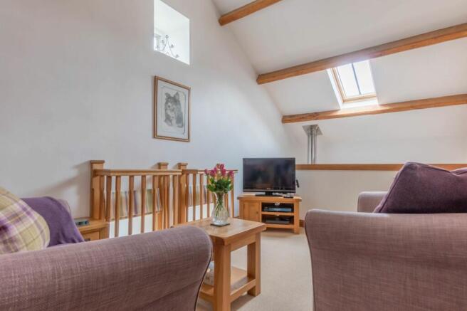 MEZZANINE SNUG