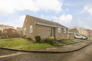 27, Arundel Close, Banbury OX17 3QZ