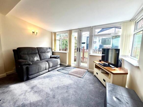 3 bed Semi-Detached Bungalow for sale Image 12