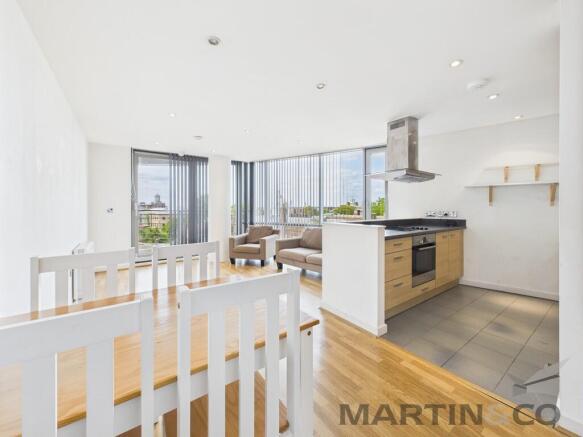 Lounge/Kitchen