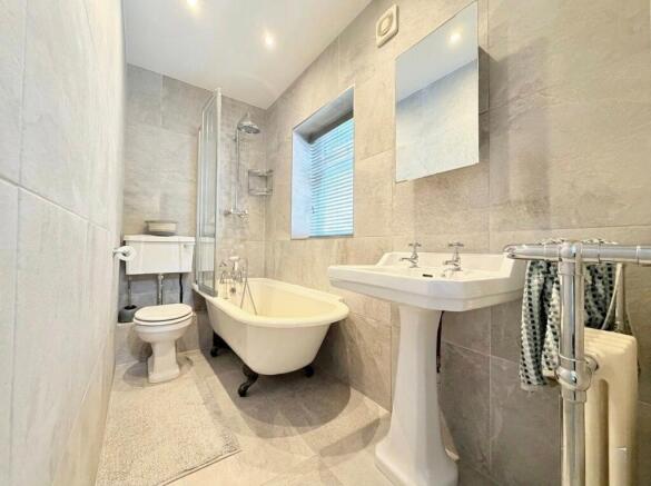 3 bed Terraced for sale Image 12