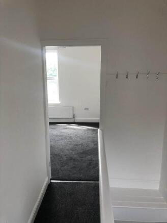 2 bed Terraced to rent Image 12