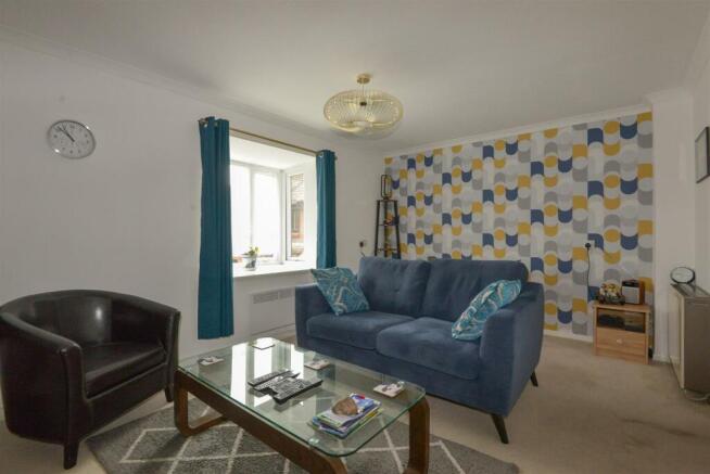 Living Room 2.jpg