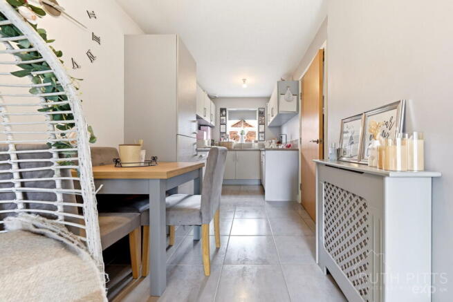 2 bed Semi-Detached for sale Image 6