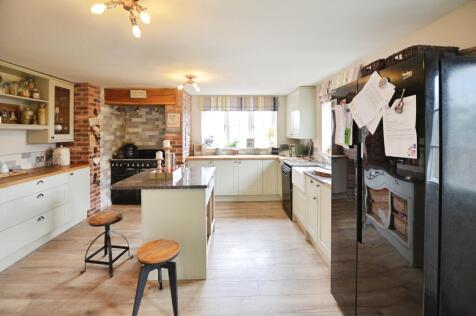 Lightwood Road, Sheffield, S21